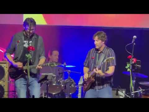 Mark Masson playing his Maxey Archtops GH1 Walnut